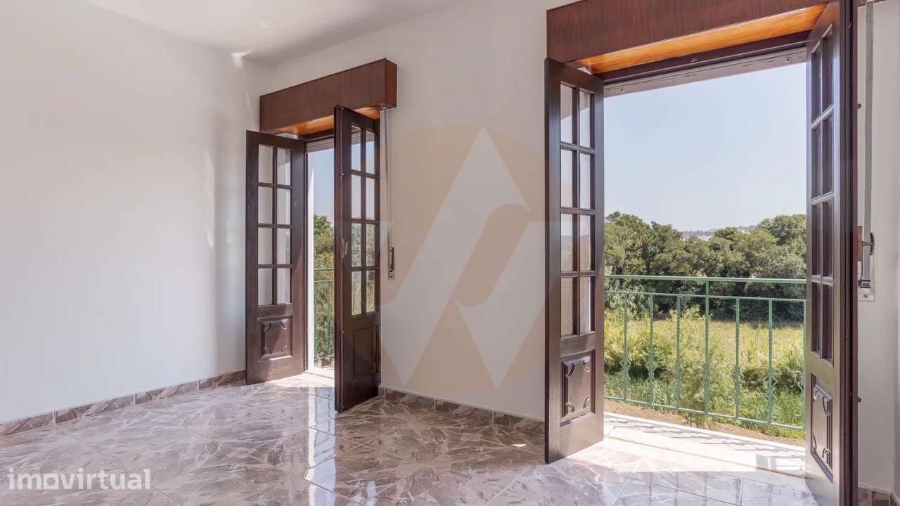 T3 Duplex com Terraços no Coração de Aljezur - Grande imagem: 2/22