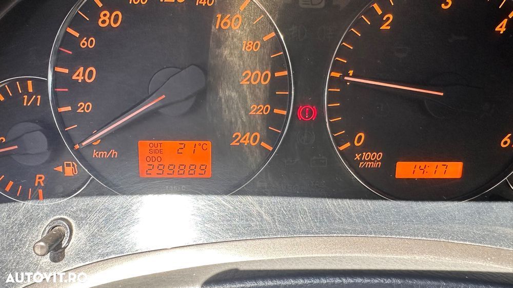 Toyota Avensis - 10
