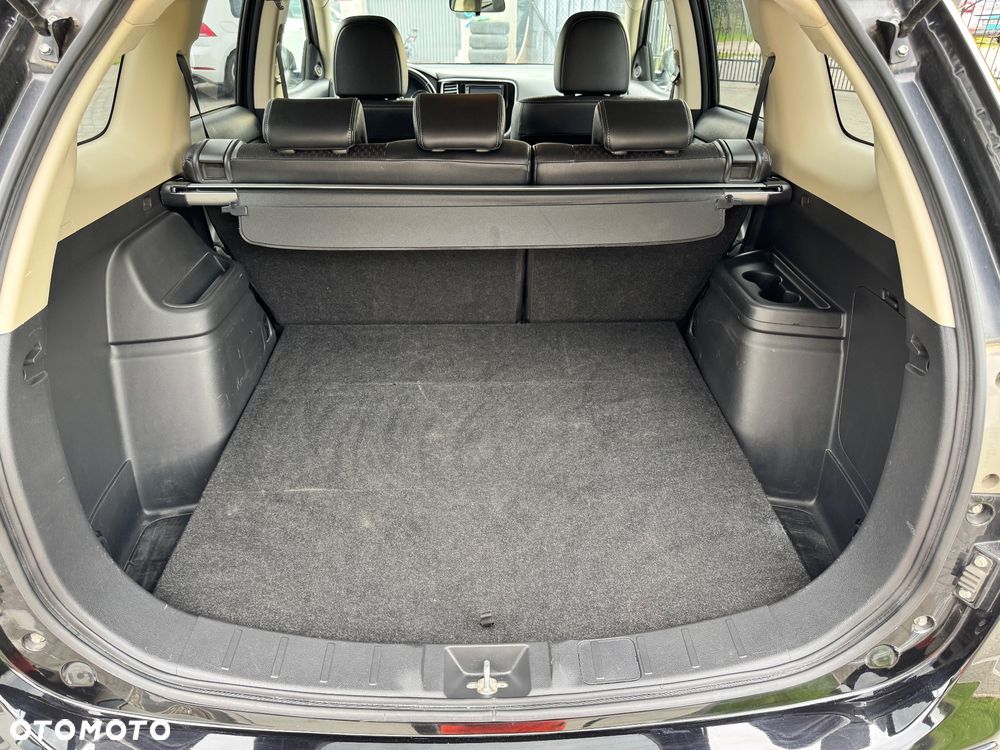 Mitsubishi Outlander 2.2 DI-D 4WD Intense - 11