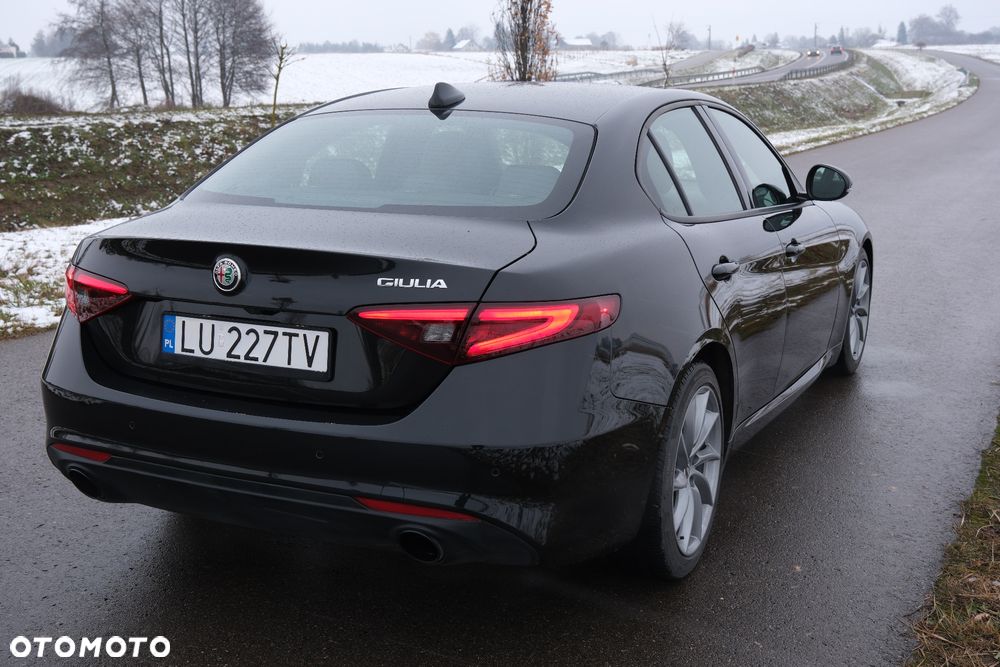 Alfa Romeo Giulia 2.0 Turbo 16V AT8 Veloce - 9