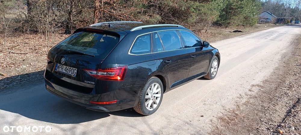 Skoda Superb 2.0 TDI Style DSG - 11