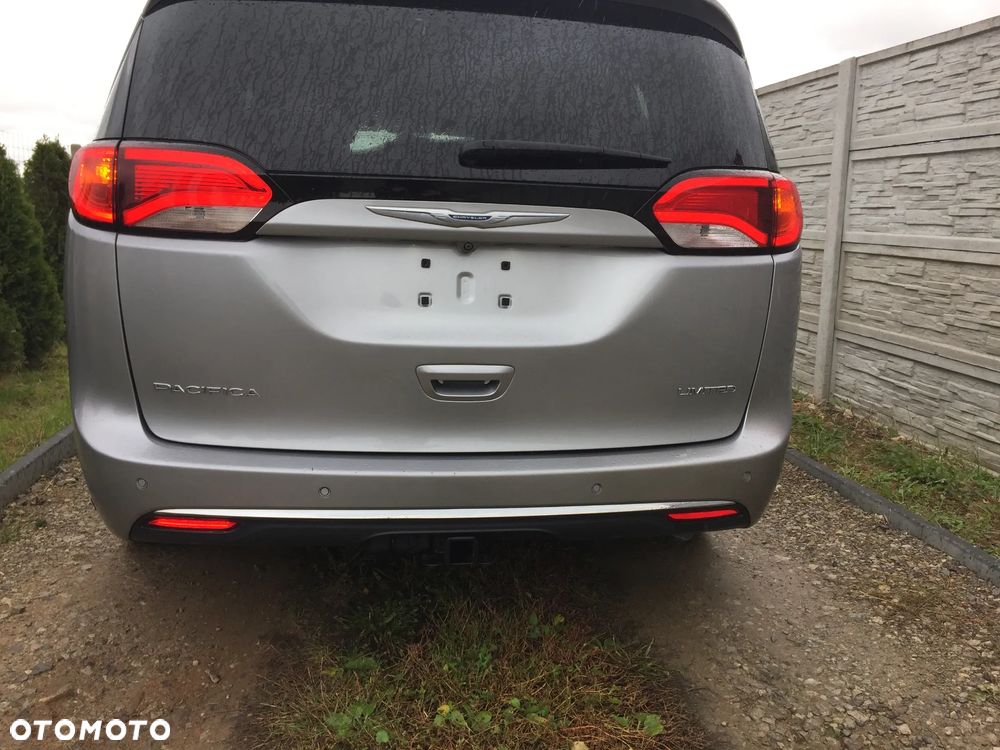 Chrysler Pacifica - 13