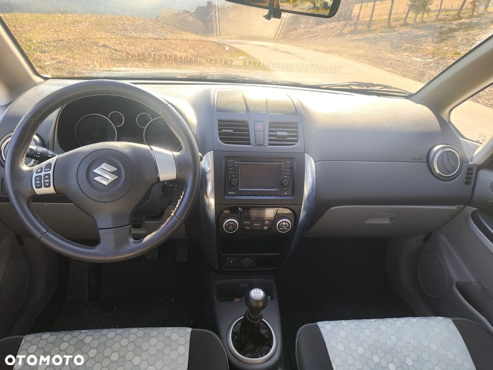 Suzuki SX4 1.6 Premium 4WD - 18