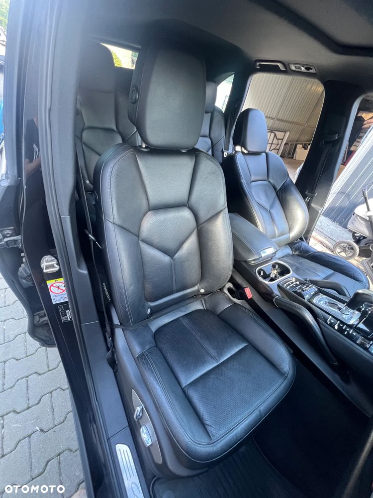 Porsche Cayenne - 15