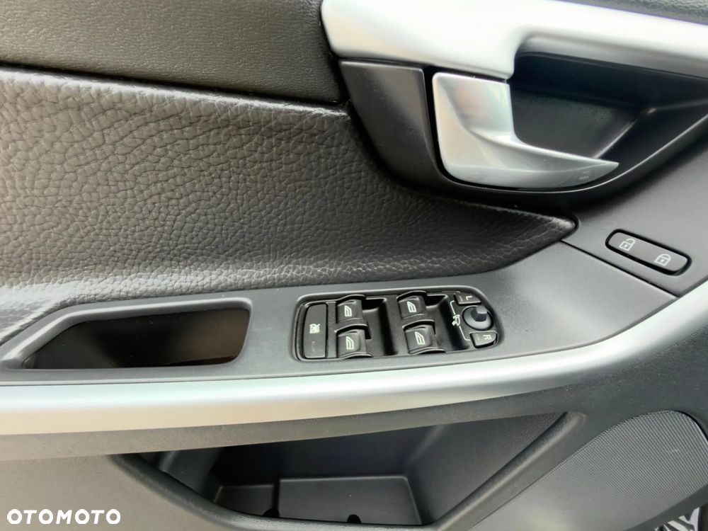 Volvo XC 60 T6 AWD RDesign - 28