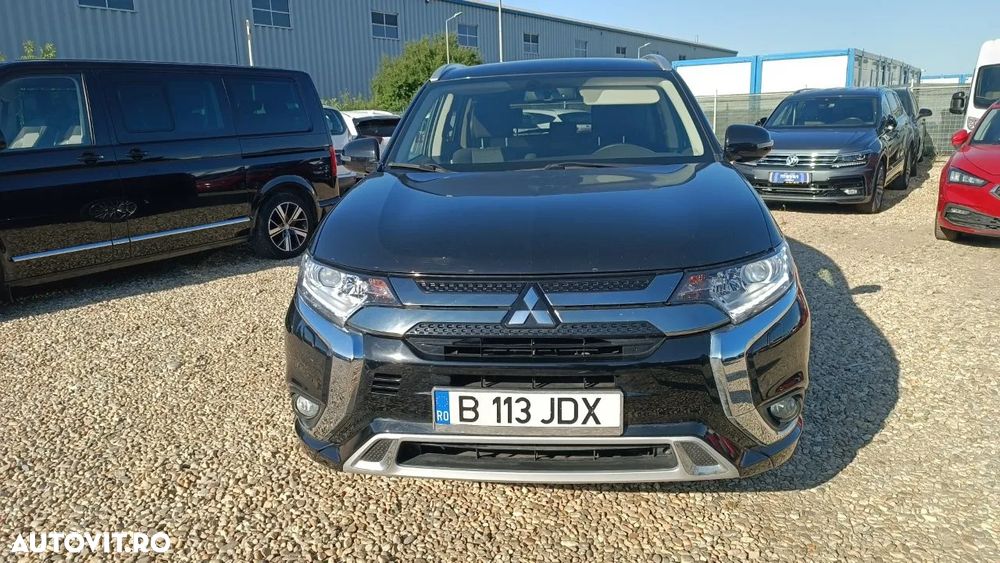 Mitsubishi Outlander PHEV 2.4 L 4X4 Instyle - 2