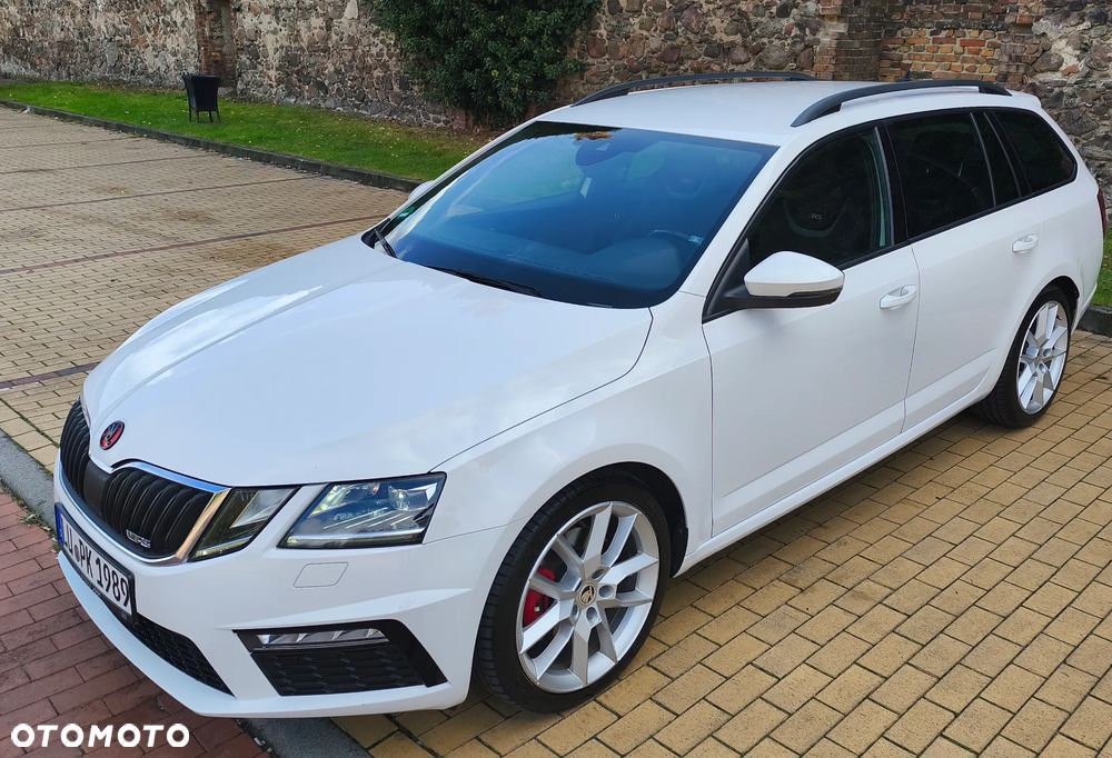 Skoda Octavia 2.0 TDI DSG RS - 10