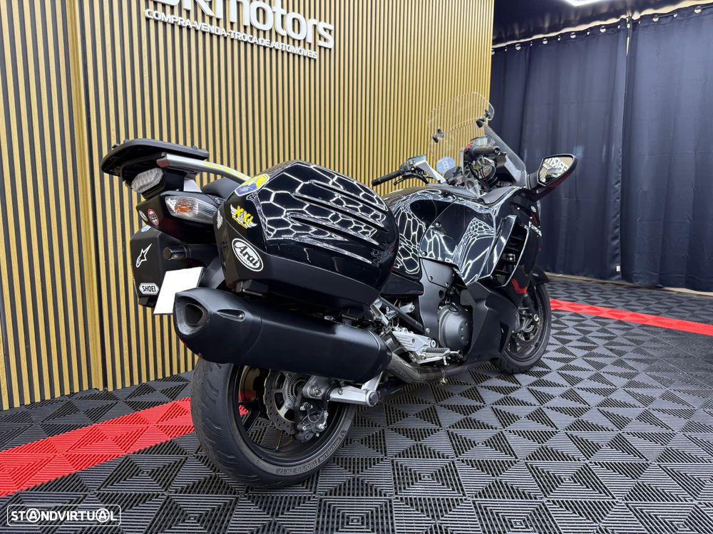Kawasaki GTR 1400 - 3