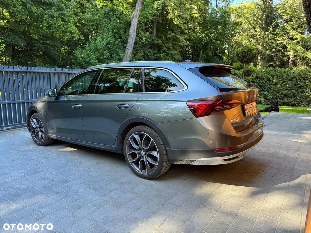 Skoda Octavia 2.0 TSI 4x4 Scout DSG - 5