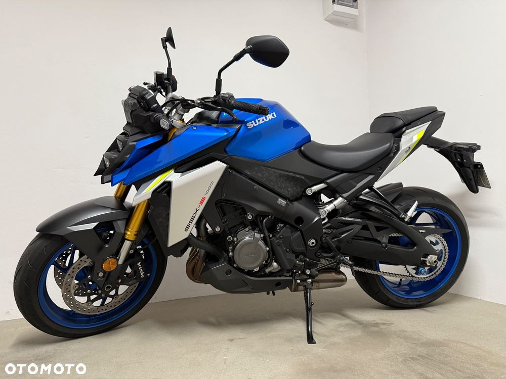 Suzuki GSX 1000 - 12