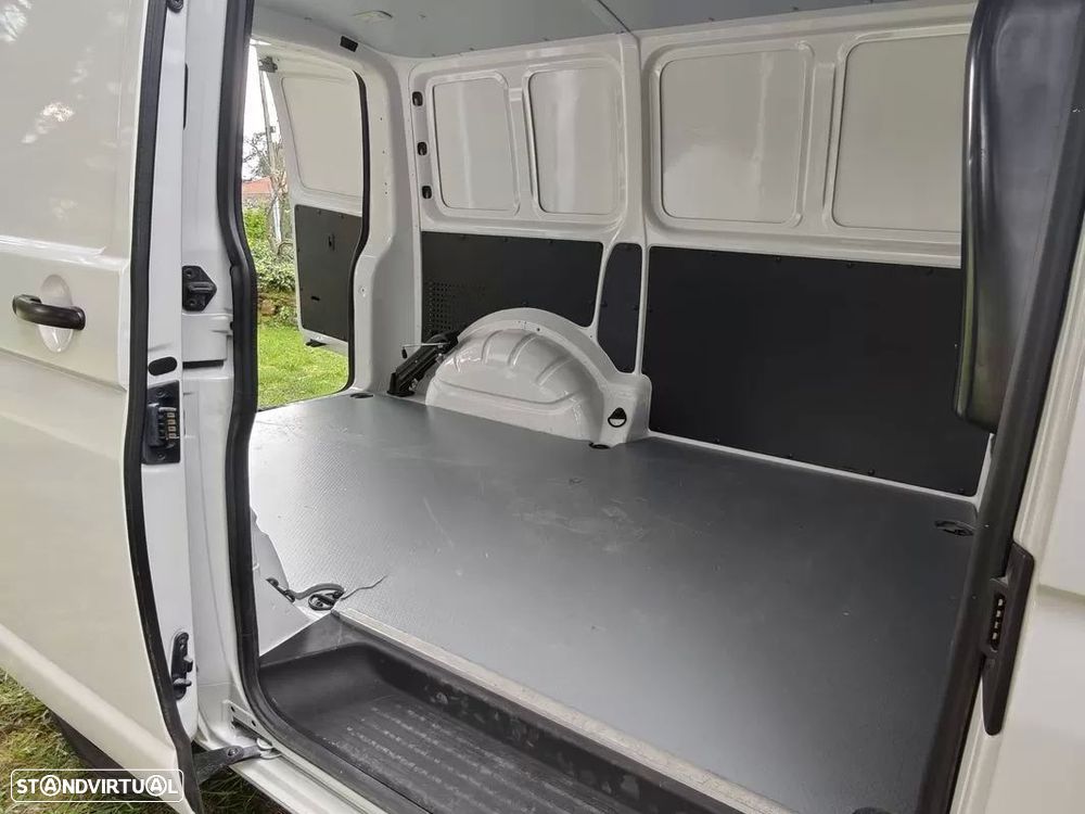 VW TRANSPORTER - 16