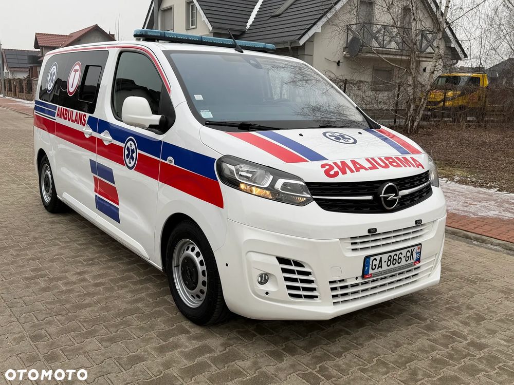 Opel Vivaro Karetka Ambulans Ambulance Sanitarny EN1789