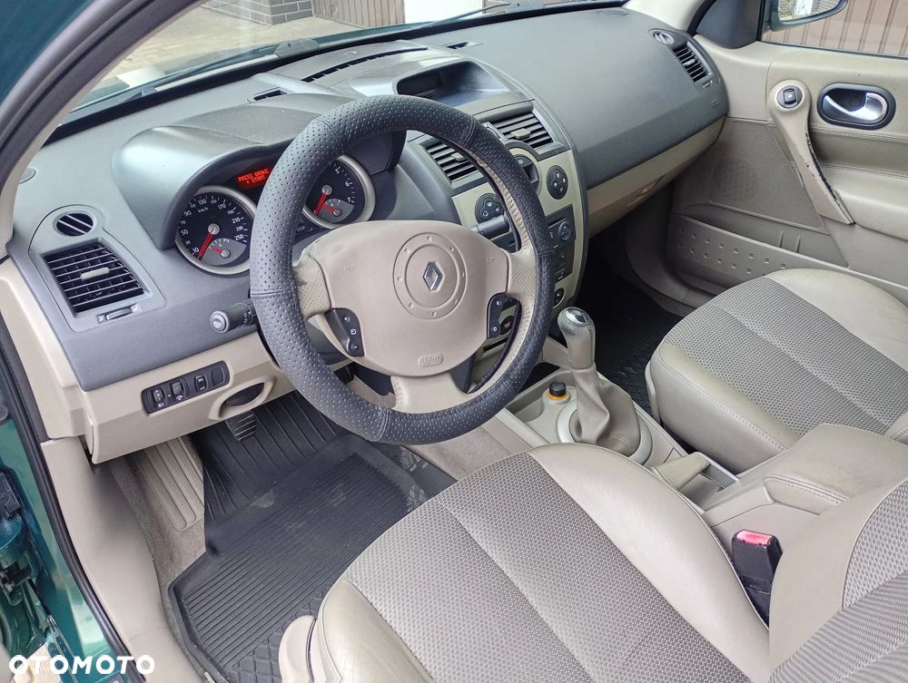 Renault Megane 1.6 Privilege - 26