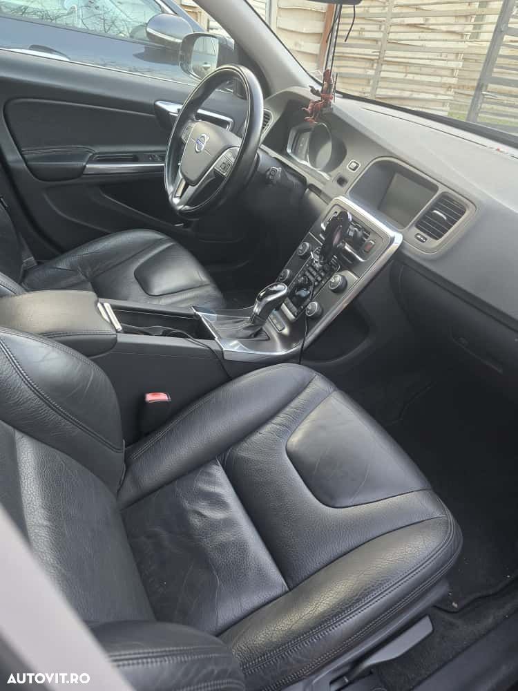 Volvo V60 D6 Plug-In-Hybrid AWD Geartronic Summum - 5