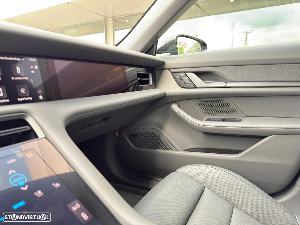 Porsche Taycan Sport Turismo - 29