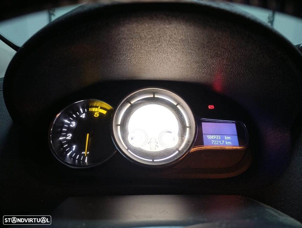 Renault Mégane 1.5 dCi Dynamique - 8