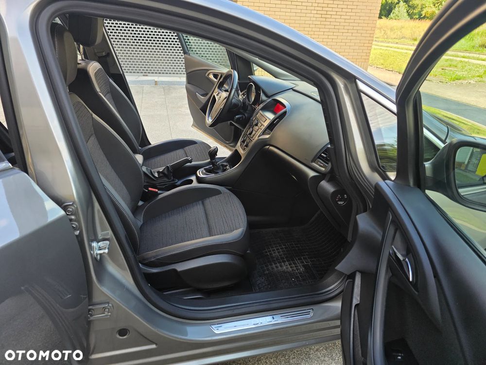 Opel Astra 1.4 T Enjoy - 10