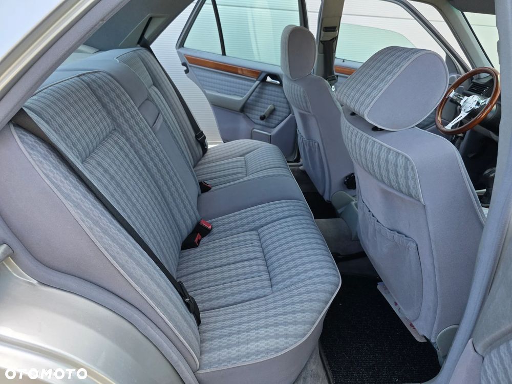 Mercedes-Benz W124 (1984-1993) - 18