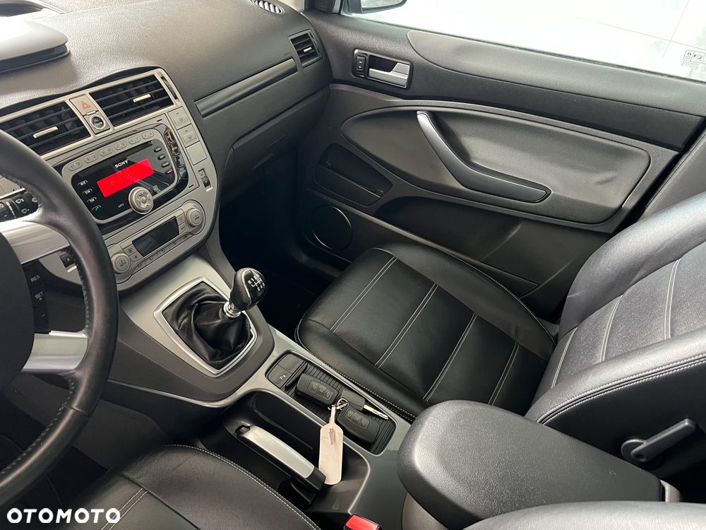 Ford Kuga - 9