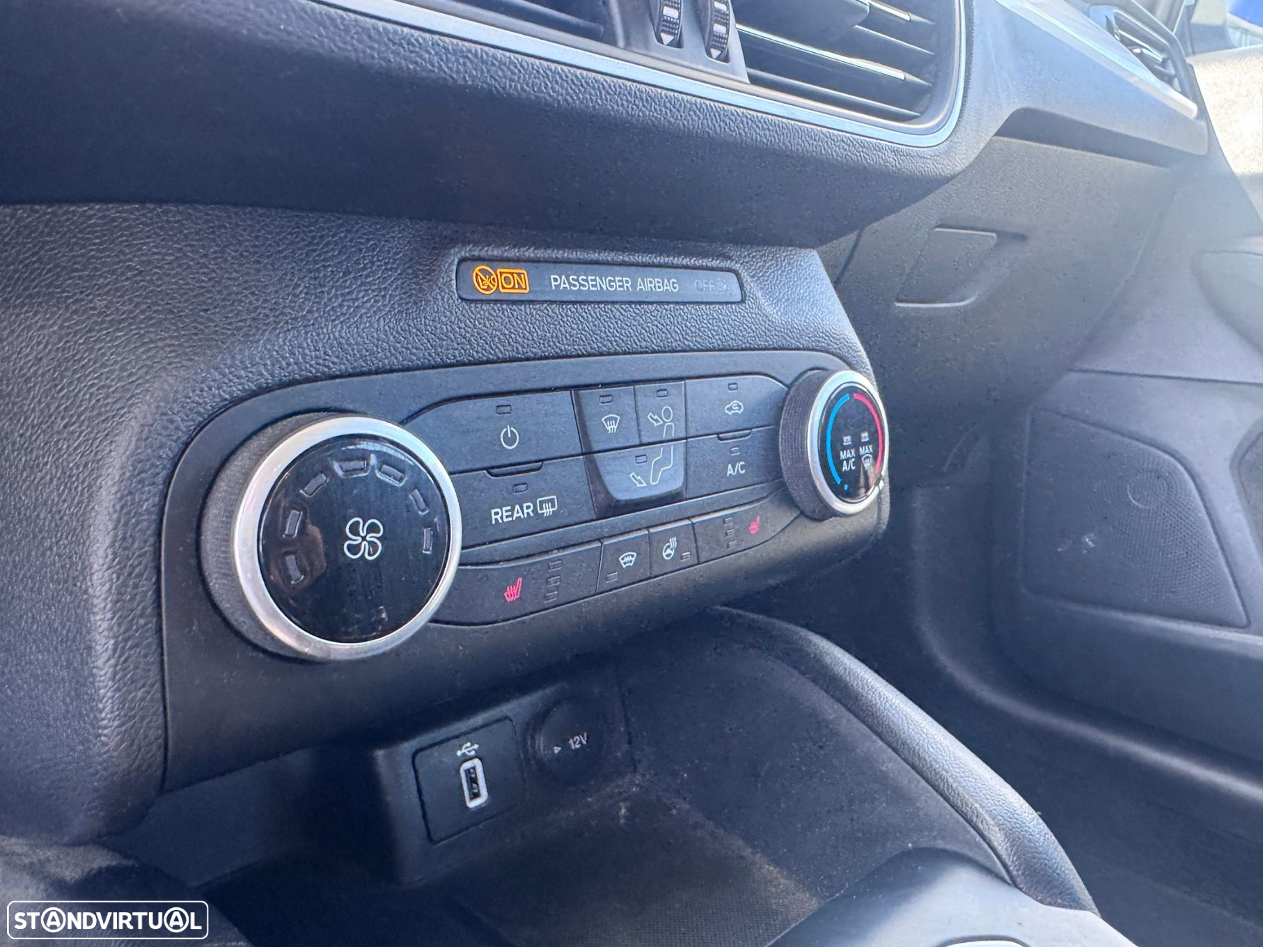 Ford Focus 1.0 EcoBoost S&S COOL&CONNECT - 13