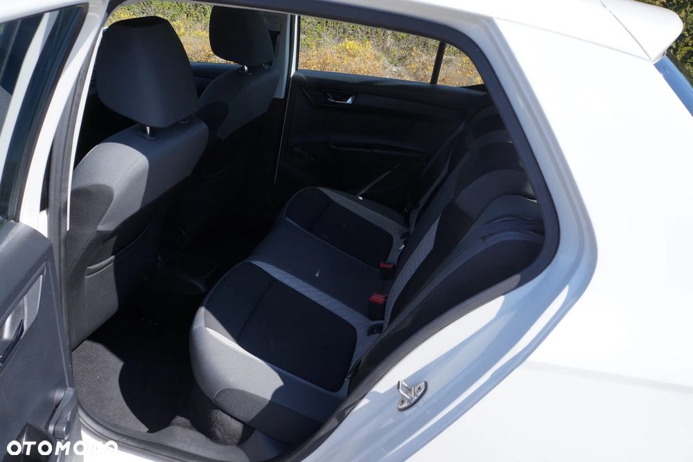 Skoda Fabia 1.0 Style Color - 9