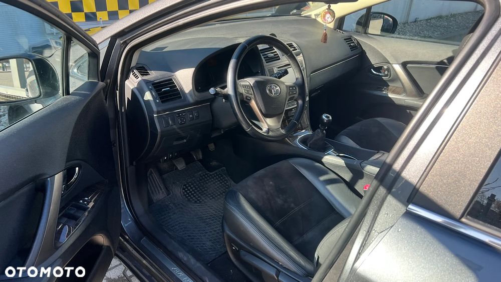 Toyota Avensis 1.8 Premium - 9