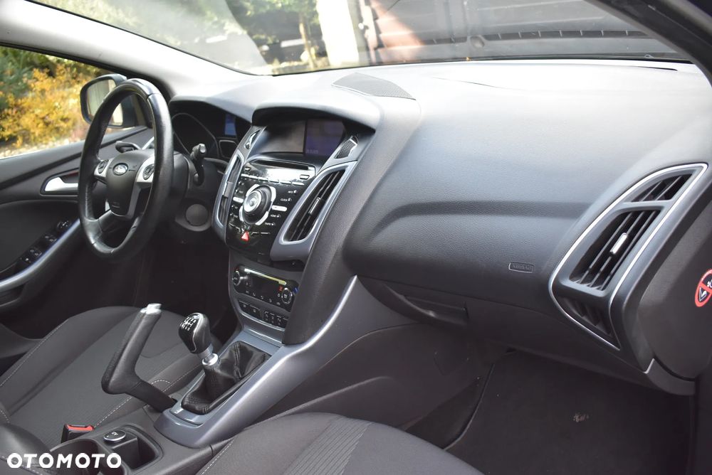 Ford Focus 1.6 EcoBoost Titanium - 25