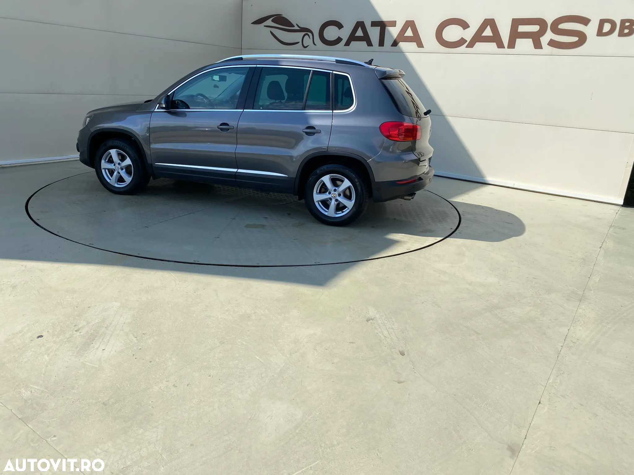 Volkswagen Tiguan 2.0 TDI 4Motion DSG Track & Field - 9