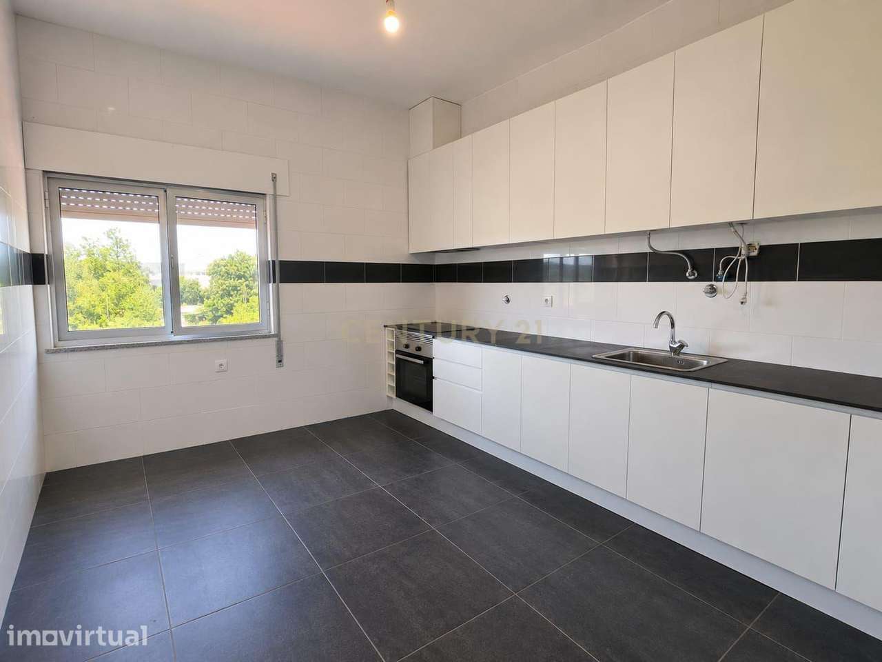 Andar moradia T3 em Viseu com garagem e terreno - Grande imagem: 2/10