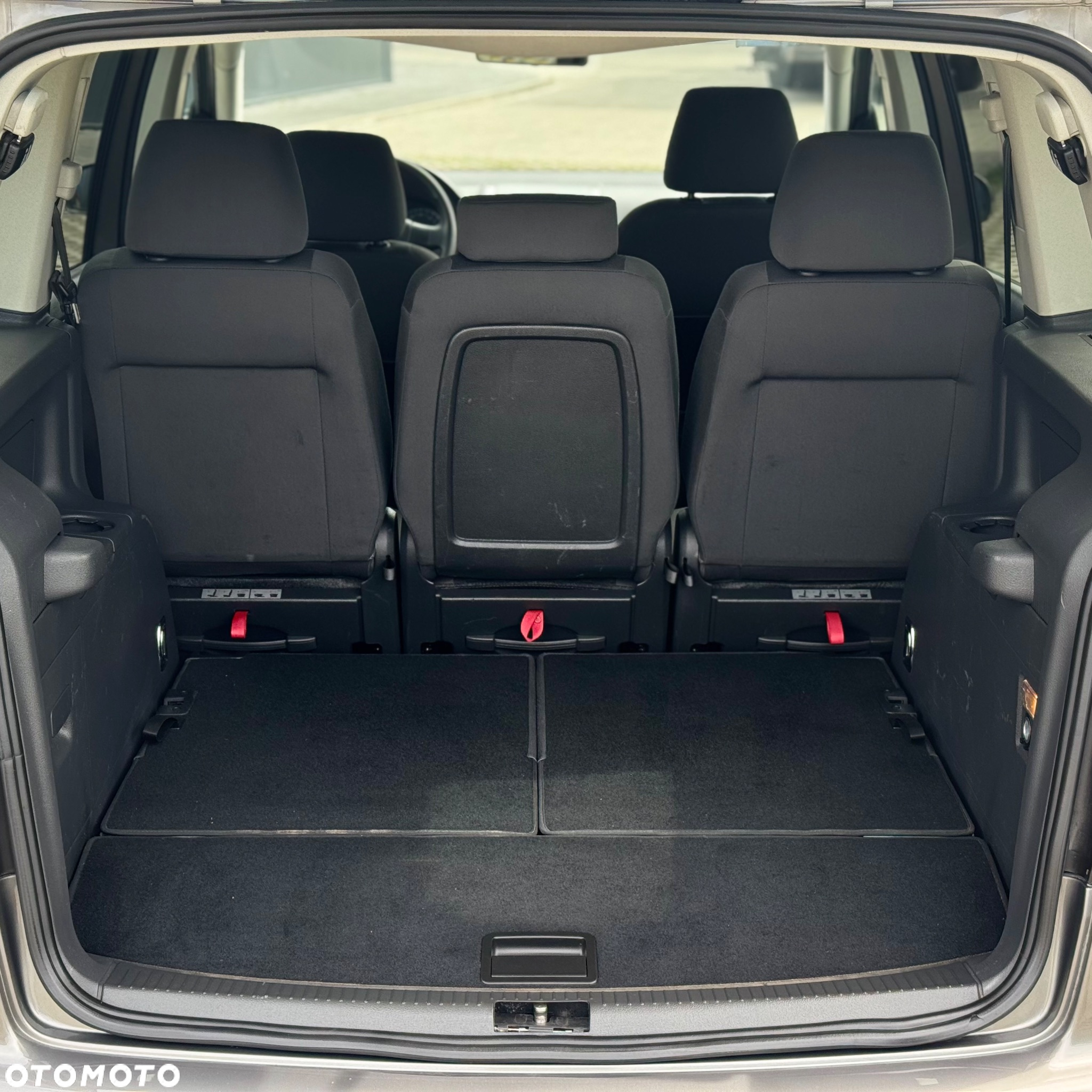 Volkswagen Touran - 26