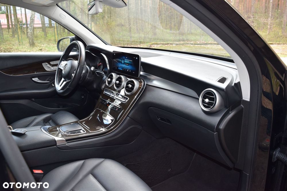 Mercedes-Benz GLC - 27