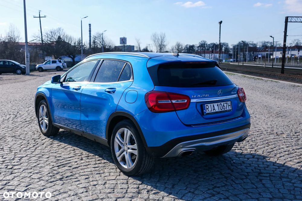 Mercedes-Benz GLA 250 4Matic 7G-DCT SCORE - 16