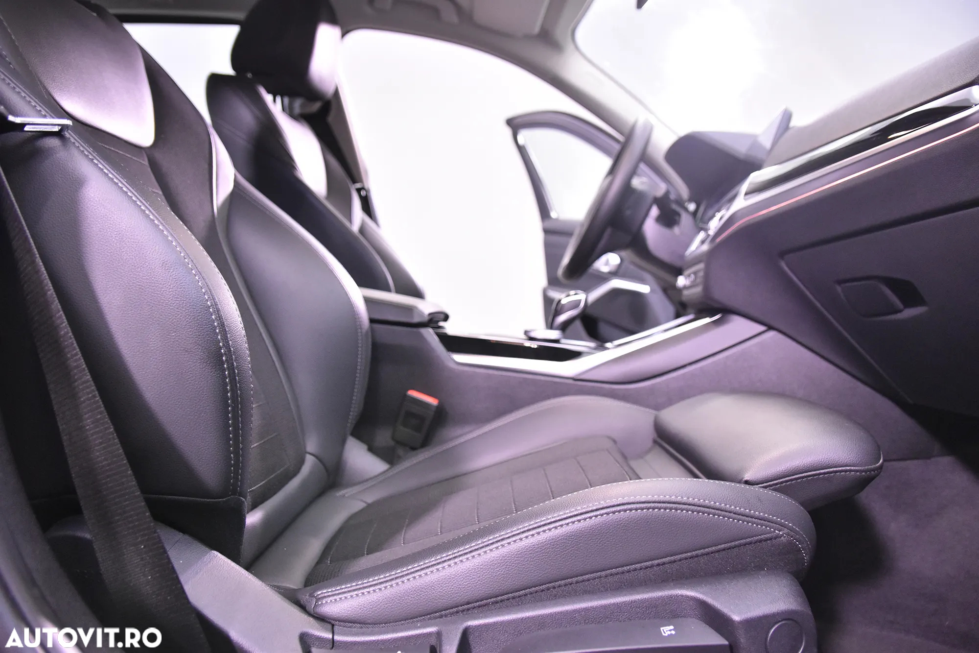 BMW Seria 3 318i Touring Aut. - 11