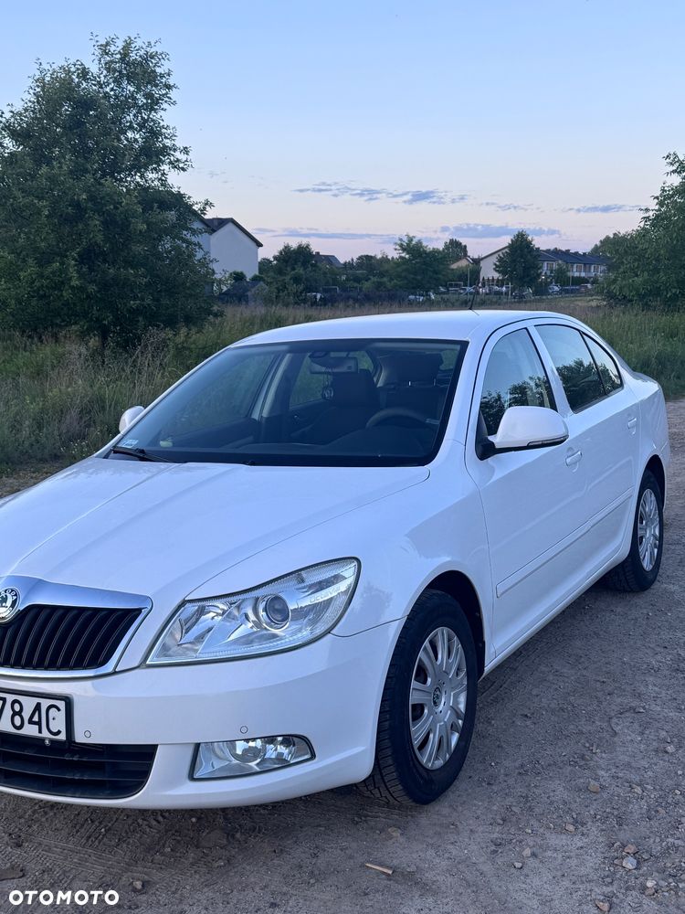 Skoda Octavia 1.6 Ambiente - 2
