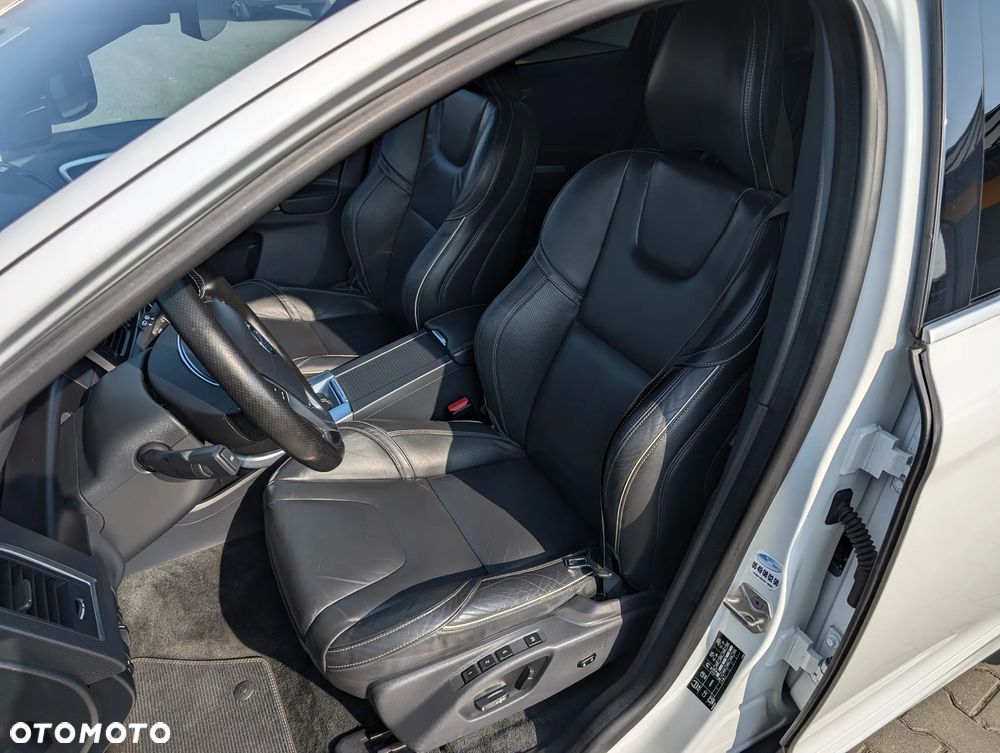 Volvo XC 60 D4 Geartronic RDesign - 32