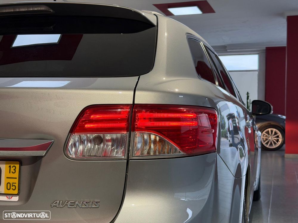 Toyota Avensis SW 2.0 D-4D Exclusive +GPS - 9