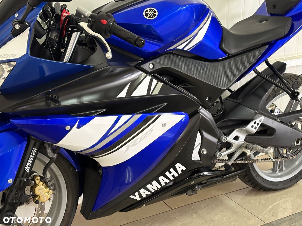 Yamaha YZF - 8