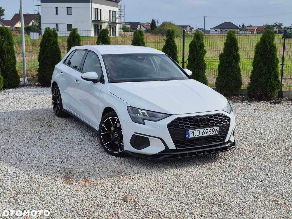 Audi A3 Sportback - 1