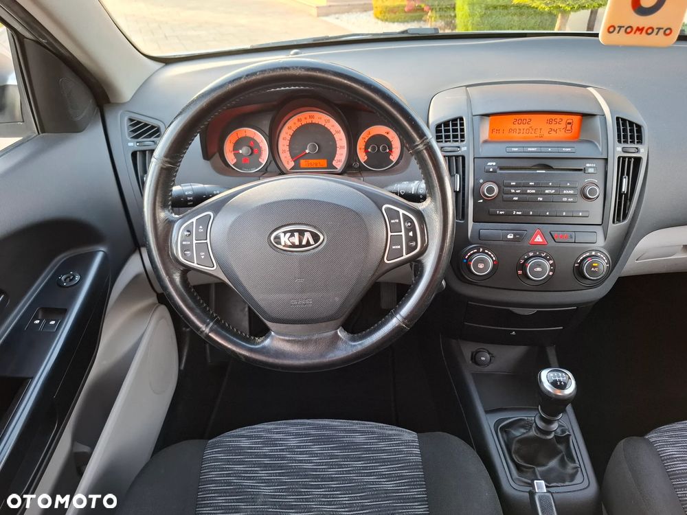 Kia Ceed 1.6 CVVT LX - 32