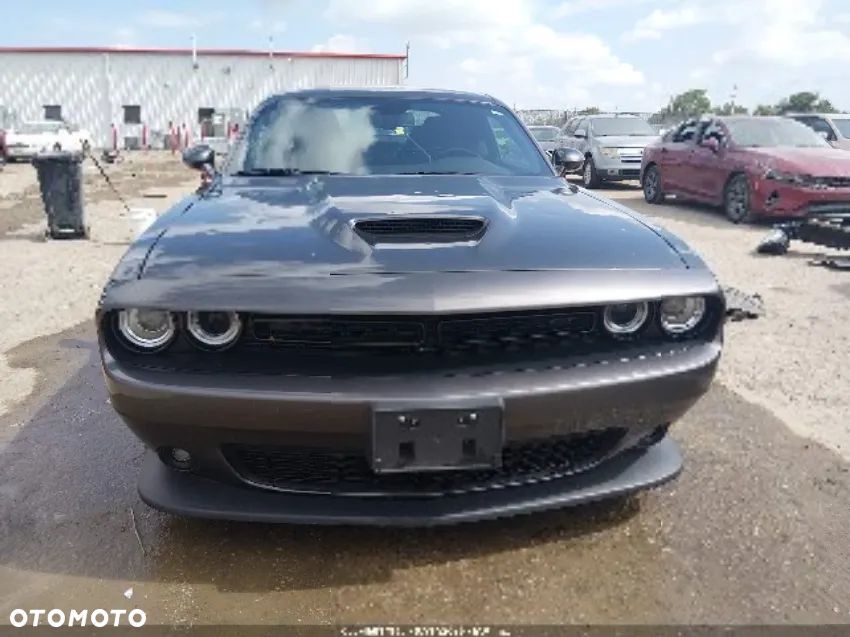 Dodge Challenger - 9