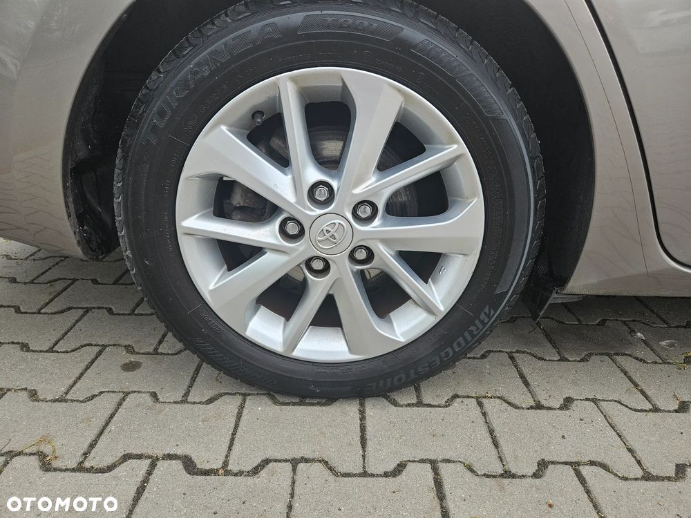 Toyota Auris 2.0 D-4D Edition - 11