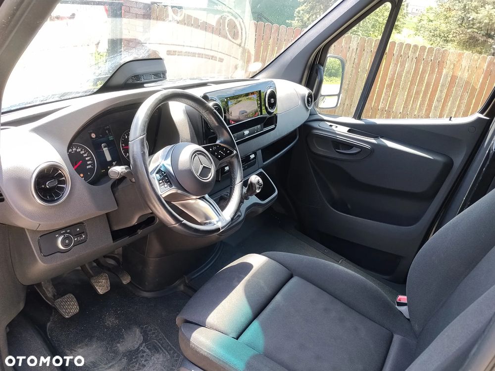 Mercedes-Benz Sprinter - 16