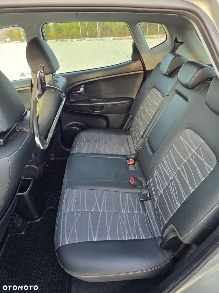 Kia Venga 1.4 Business Line - 15