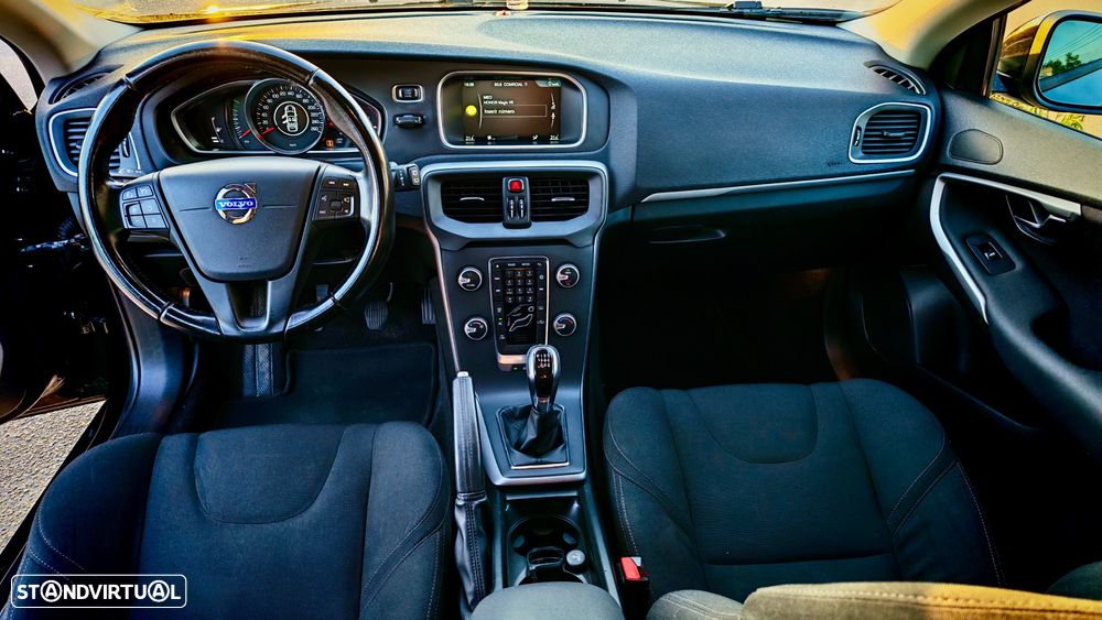 Volvo V40 1.6 D2 Eco Kinetic - 4