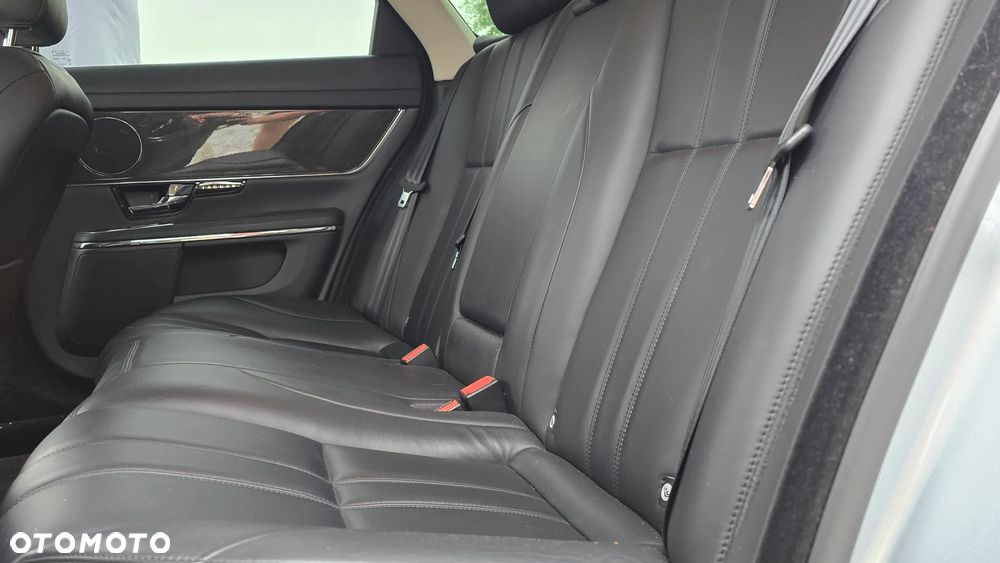 Jaguar XJ 3.0 D V6 Luxury - 17