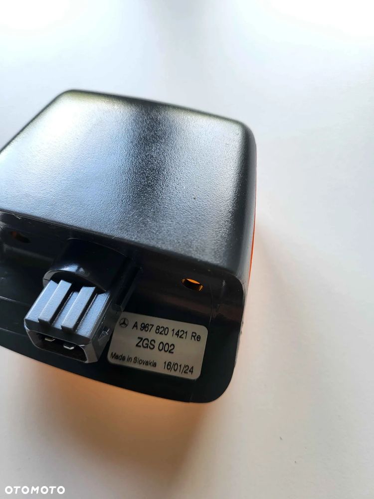 Kierunkowskaz narożny prawy Mercedes Atego/Antos/Arocs/Actros A9678201421 OEM NEW - 2