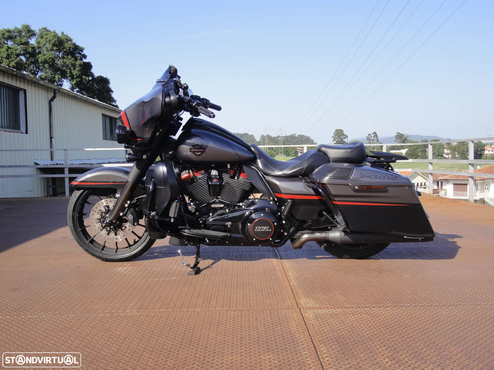 Harley-Davidson Street FLHXSE Street Glide CVO 117'' - 3