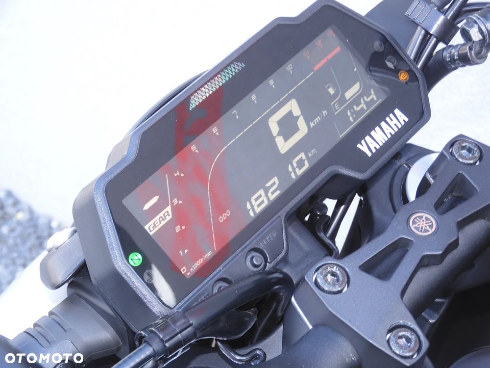 Yamaha MT - 28
