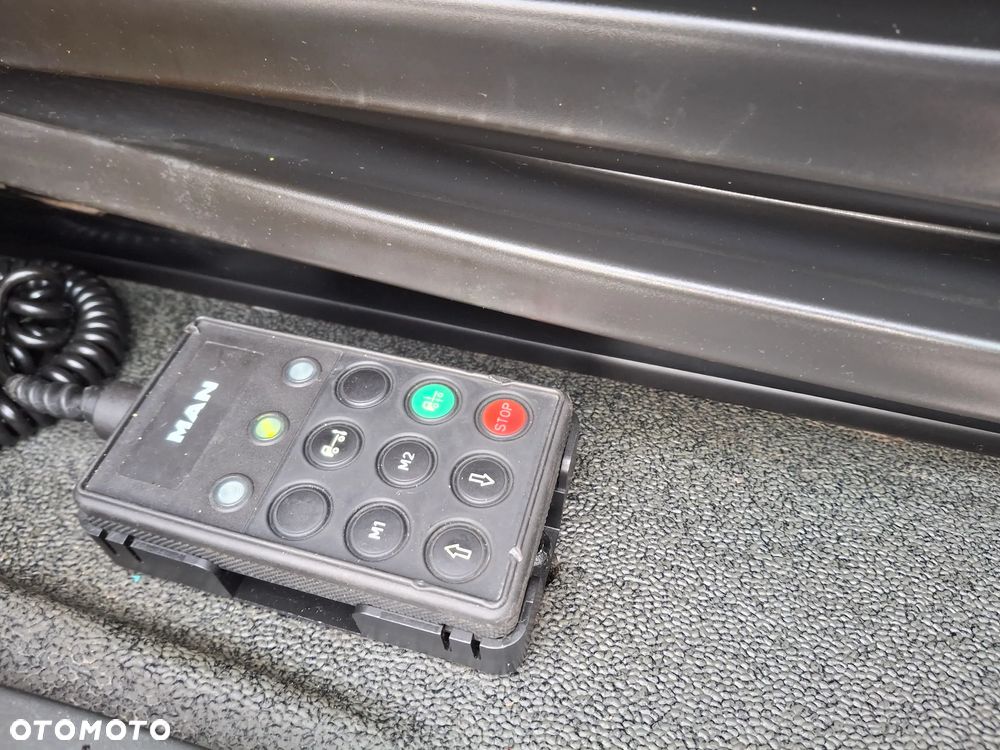 MAN TGS 18.320 Zamiatarka BUCHER OptiFant 8000 2 Silniki Euro 6 Karcher Listwy Wysokiego Ciśnienia Szczotki L/R EUnited PM10 Mycie Jezdni Ulicy Dodatkowy Zbiornik Wodny - 34