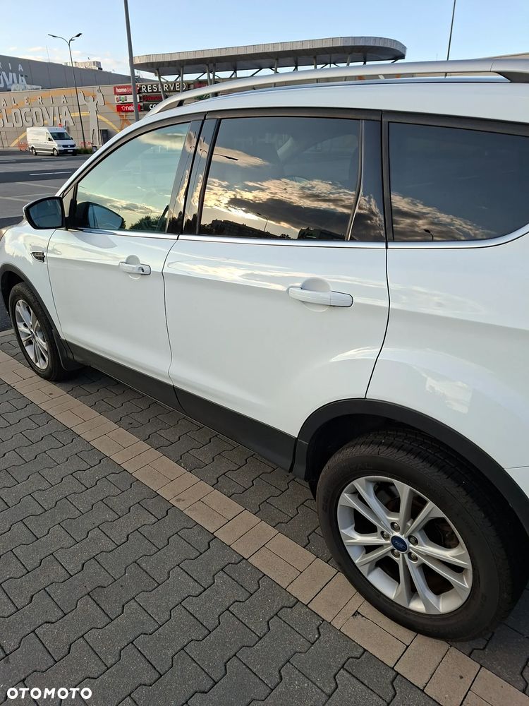 Ford Kuga 2.0 TDCi FWD Titanium Plus - 4